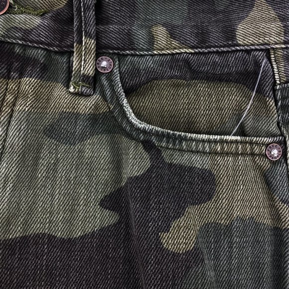 FREE PEOPLE We the Free Camo Combo Distressed Raw Hem Cutoffs Size 24 - Picture 10 of 16